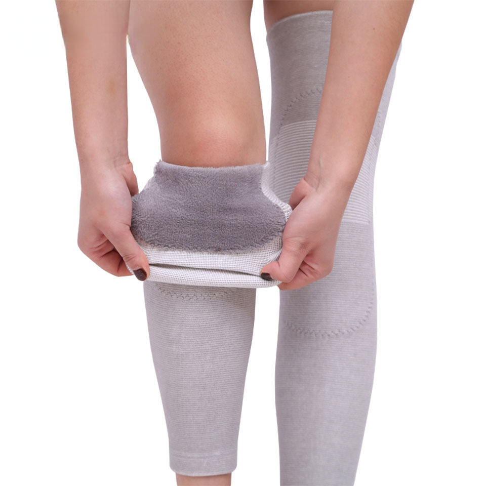 1 ペアロング冬暖かい膝パッド竹炭保護具女性用老人膝パッドサ - Running Gear In Winter のレビューと価格